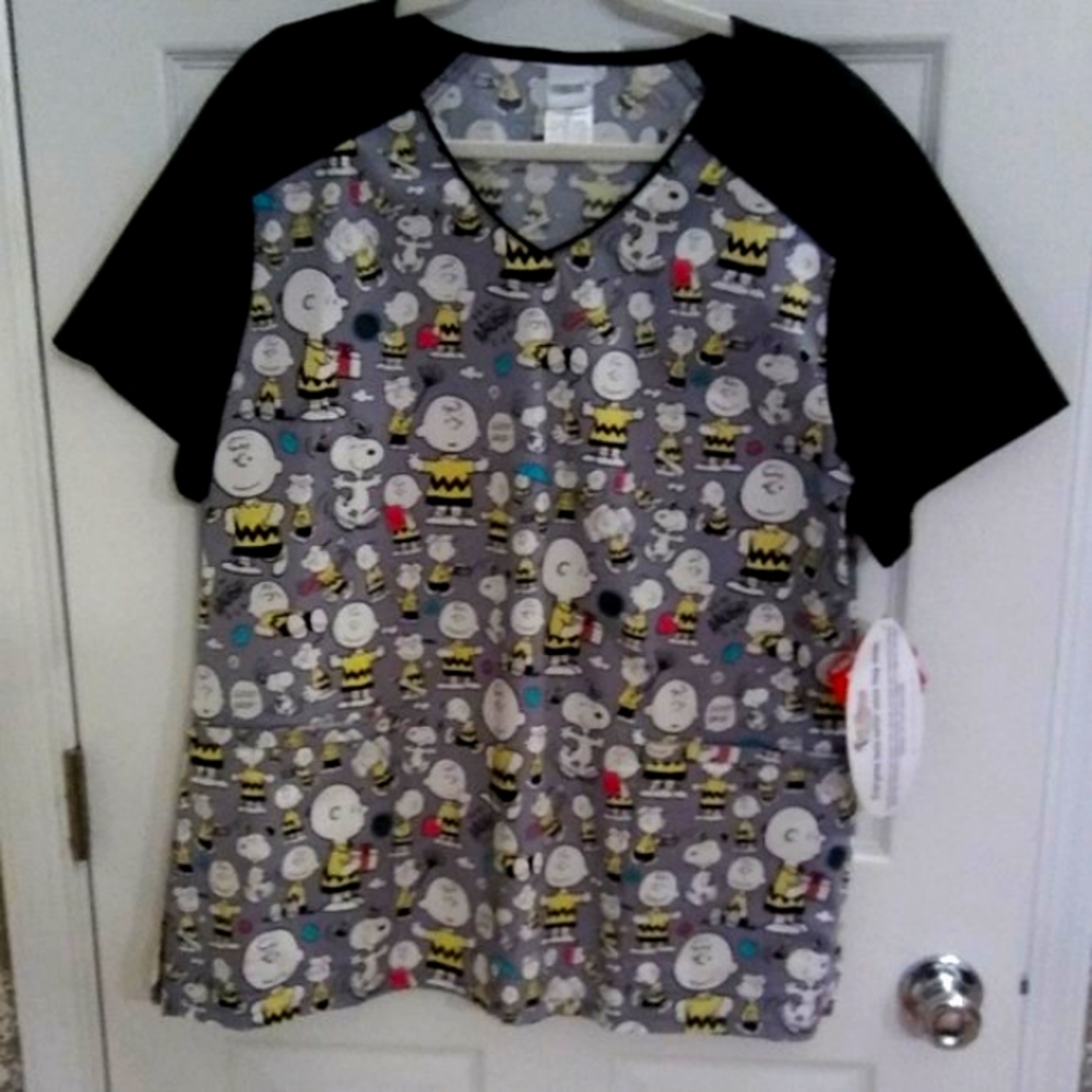 NWT TOONIFORMS Peanuts/Charlie Brown and Snoopy scrub top. XL